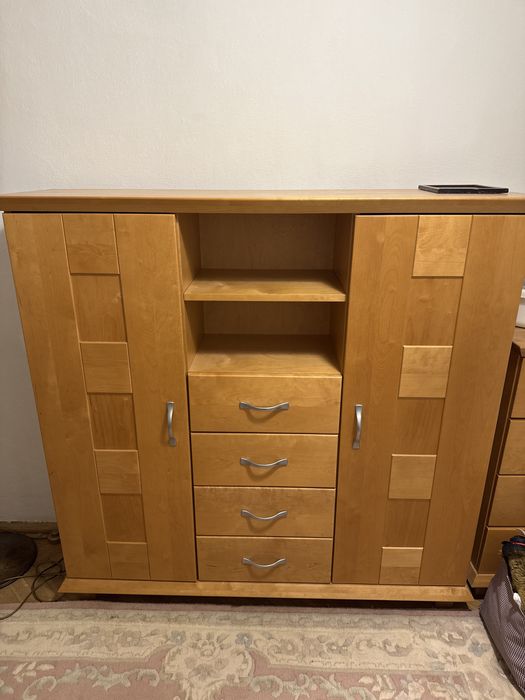 Komoda z szafkami i szufladami