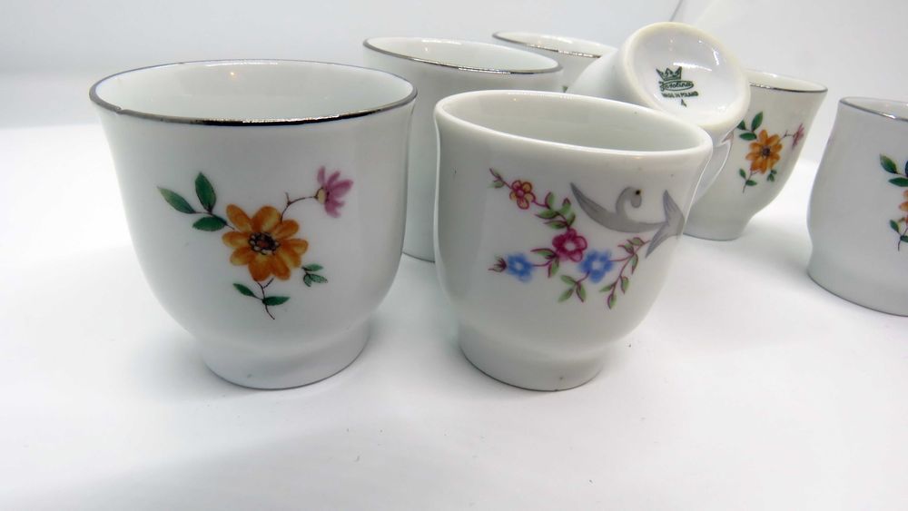 Kieliszki na jajka - 6 sztuk plus 1 Karolina doskonały stan !!! ZESTAW