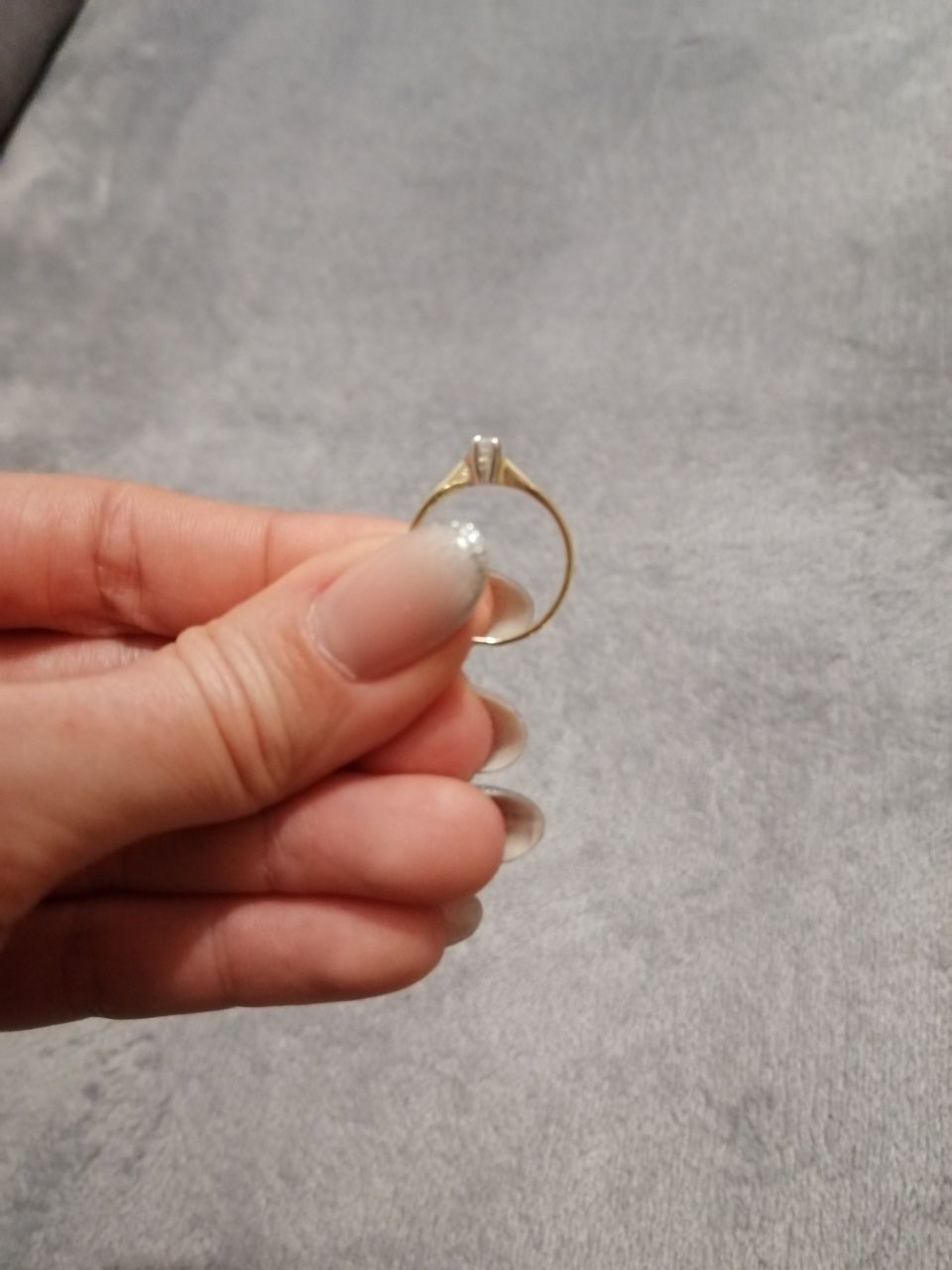 Nowy pierścionek zaręczynowy złoto 585 cyrkonia rozmiar 8