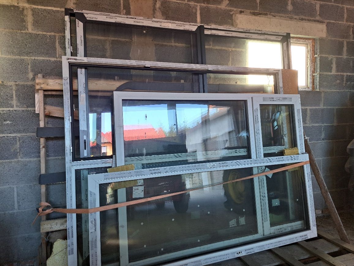 Okno transowe przesuwne aluminiowe