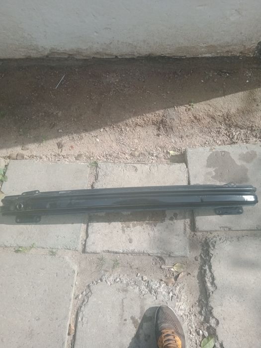 Усілитель бампера пасат б 6 В 6