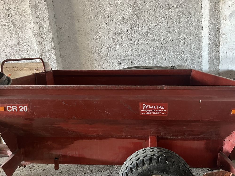 Reboque para Vindima com Senfim