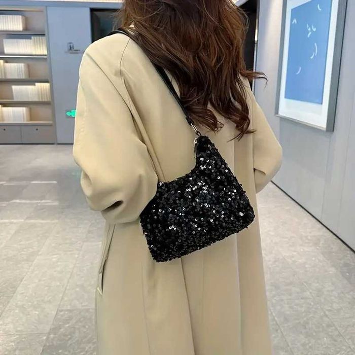 Bolsa elegante de lantejoulas. Nova.