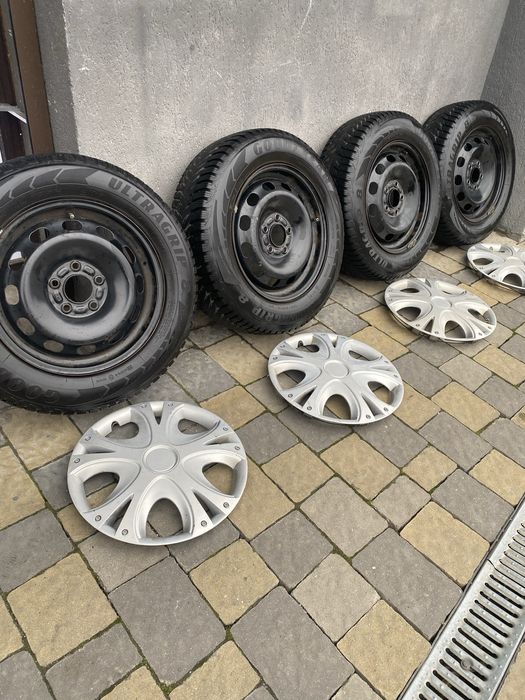 Колеса зимові Goodyear UltraGrip 8 195/65 R15, 5/108в гарному стані