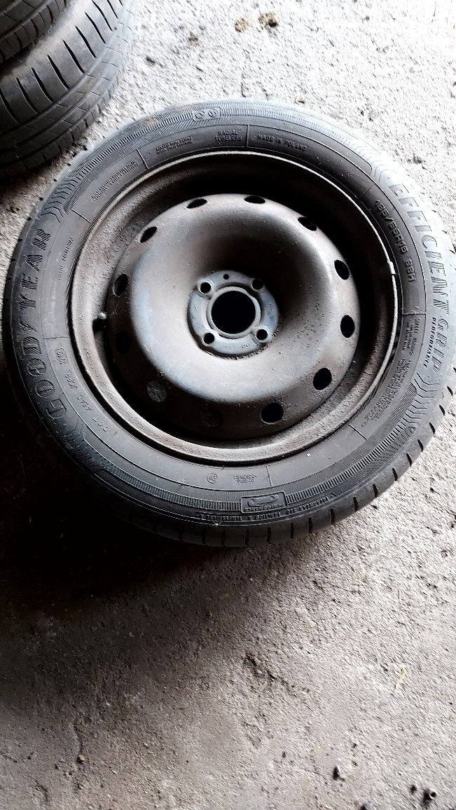 Sprzedam opony letnie razem z felgami 185/65 r15 4x100