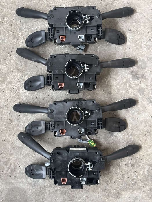 Переключатель поворотів Peugeot 307 207. 407. 807.  Citroen C2. C3. C4
