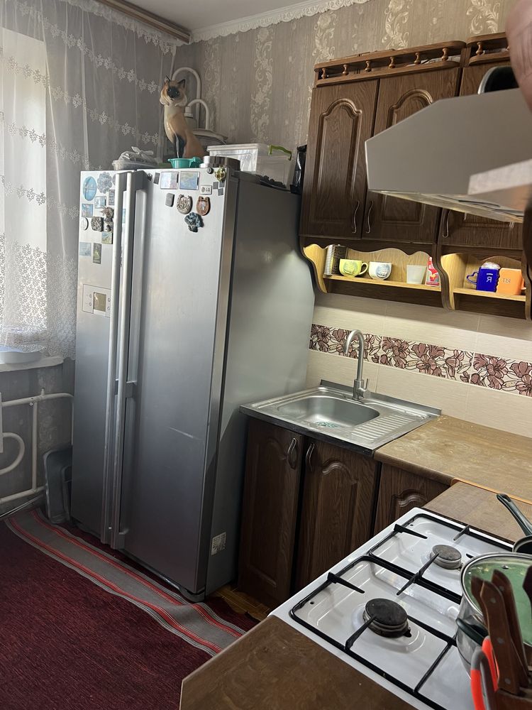 Продам двокімнатну квартиру на Ближньому Замості по вул. О. Дов