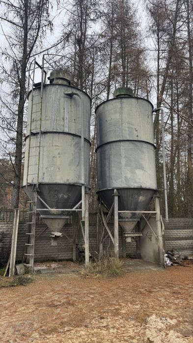 Silos na cement i materiały sypkie.
