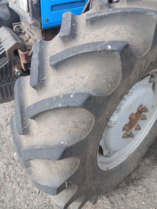 Колесо переднє R24 на трактор МТЗ 1221.