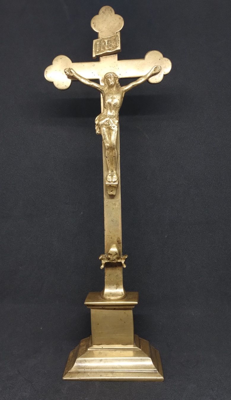 Stary krzyż krucyfiks Golgota Jezus Chrystus mosiadz