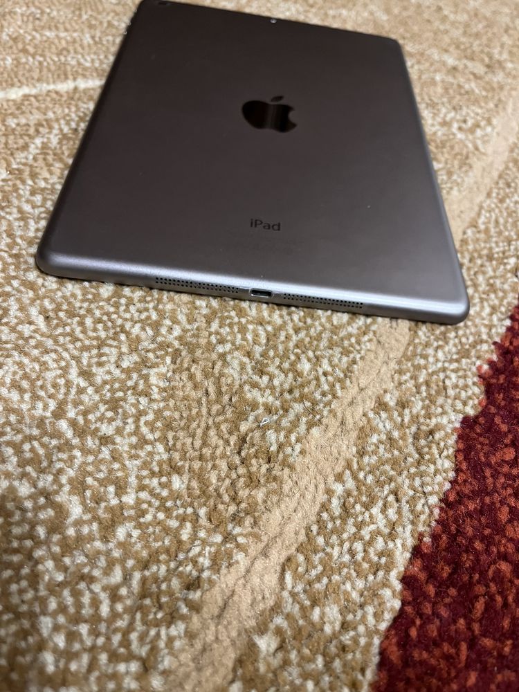 Apple Air 9.7” Оригінал Стан 10/10