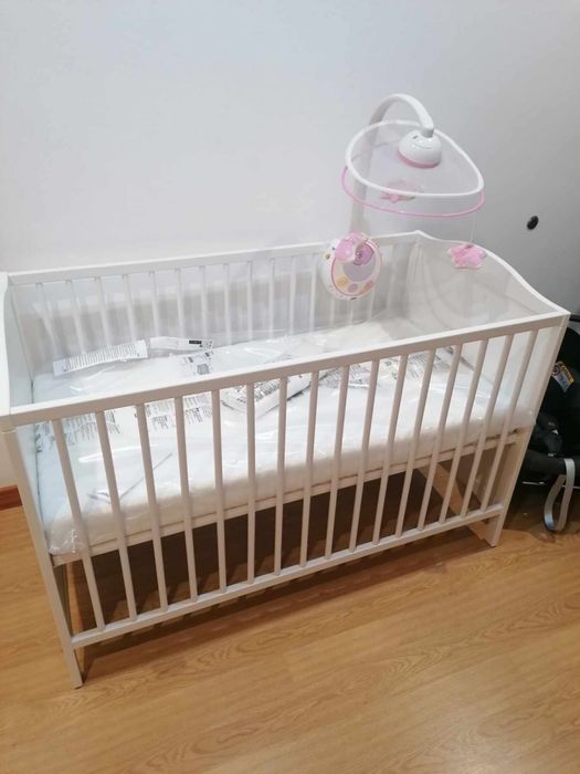 Trio 3 em 1 com Isofix incluido, cama, banheira e muda fraldas