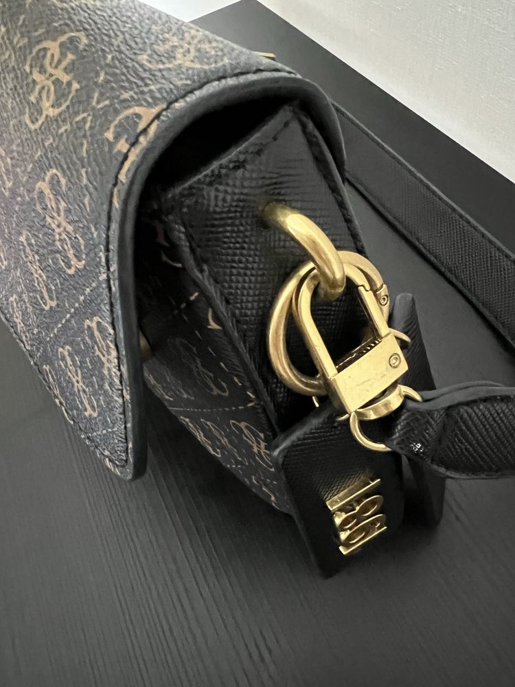 Продам сумку Guess
