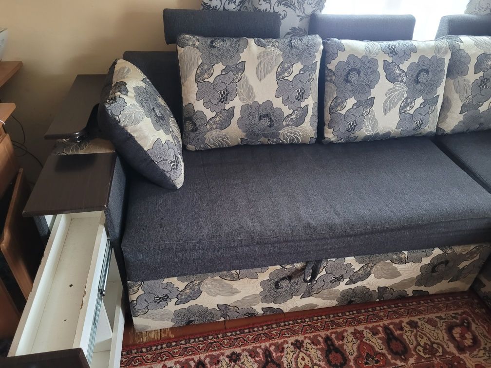 Спальний кутовий диван