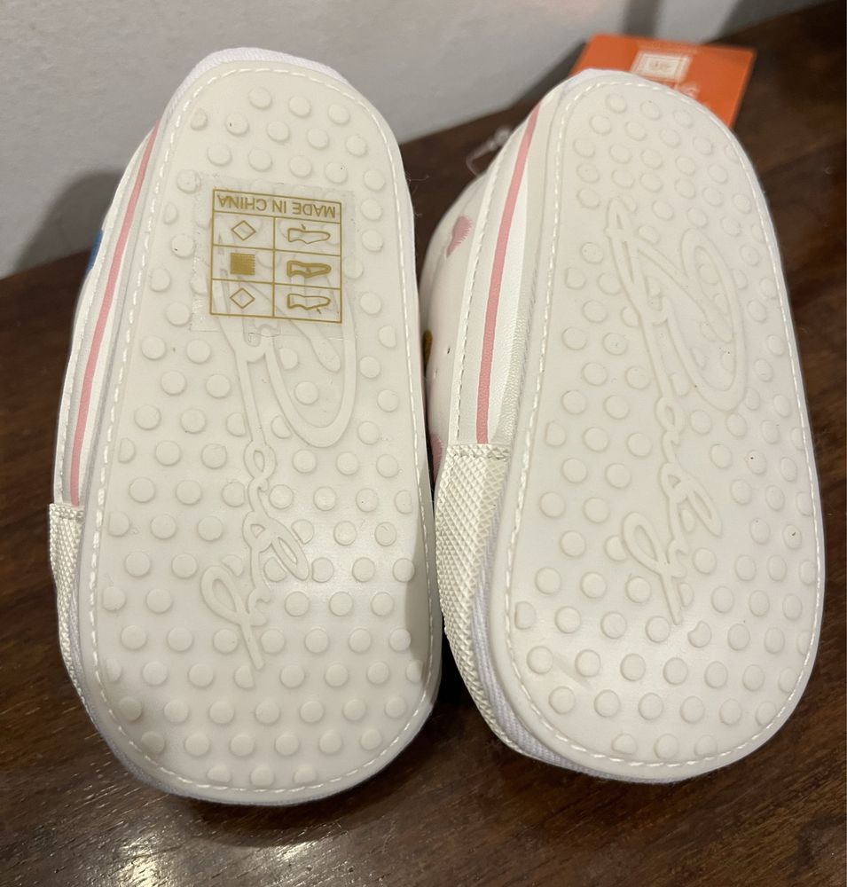Zapato bebe menina novo