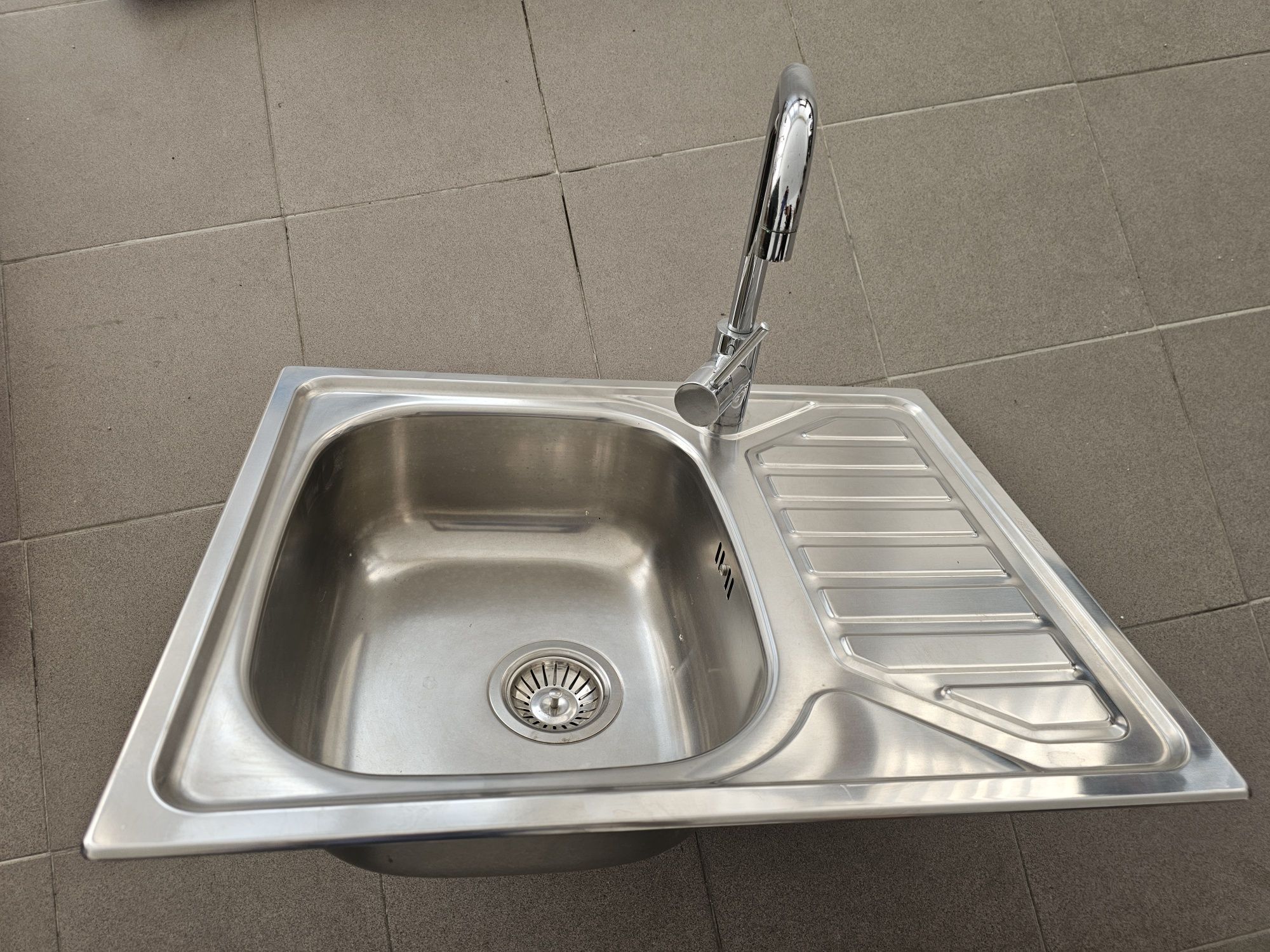Banca Lava Loiça / Pio c/torneira Rodi