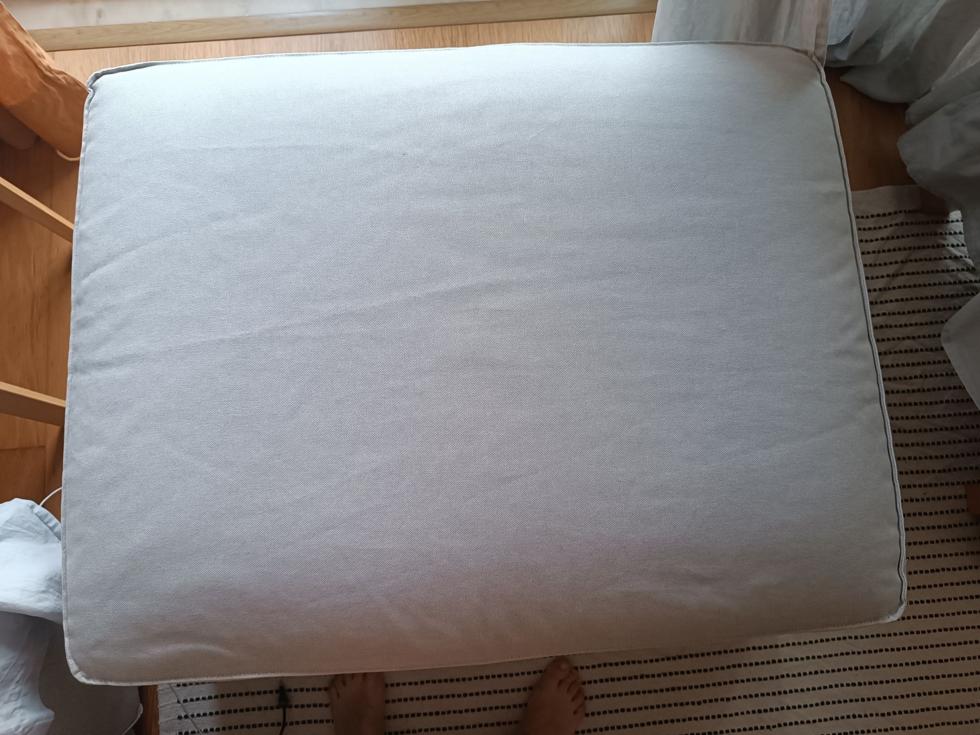 Pufe/ repousa pés Kivik da Ikea