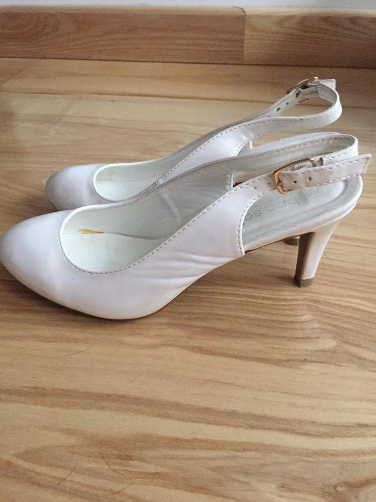 Buty szpilki ślubne białe 39 jak nowe lakierki