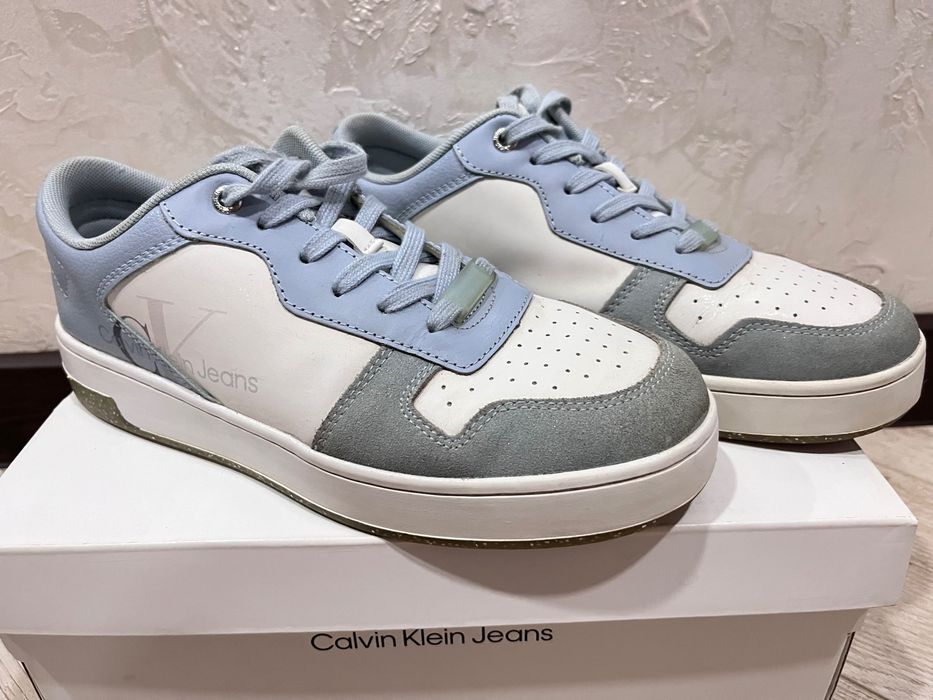Calvin Klein жіночі кросівки 39 р.