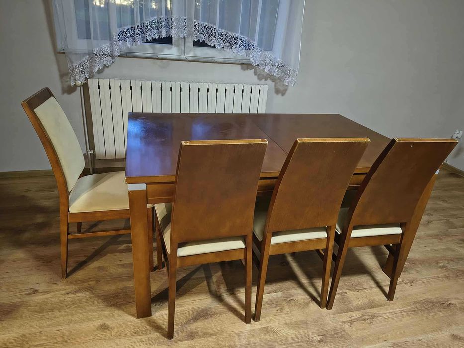 solidny duży stół + 4 krzesła