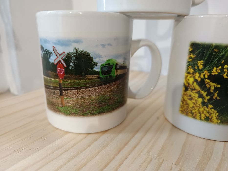 Caneca alusiva Caminho de ferro português