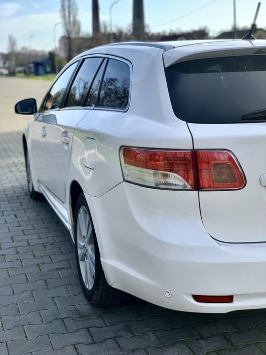 Продам Toyota Avensis T27, дизель 2.2 D4D