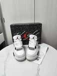 Nowe_Jordan4_Retro_Military_Black_Obuwie sportowe Rozmiar.39