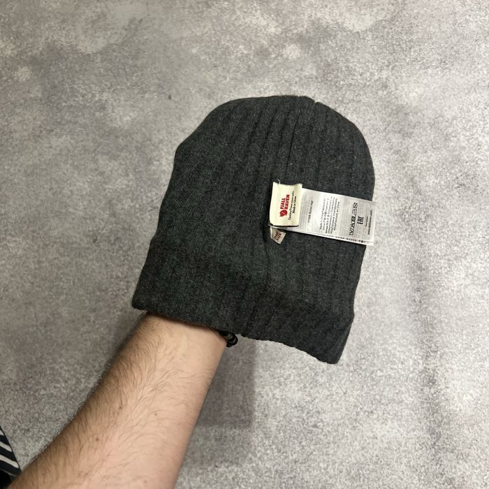 Зимова шапка FJALLRAVEN оригінальна чоловіча стильна шапка лиса