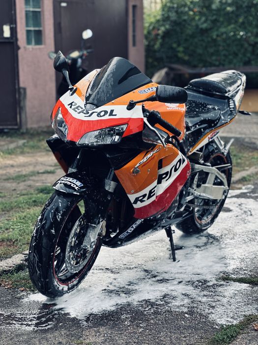 Продам мотоцикл Honda cbr 600 rr