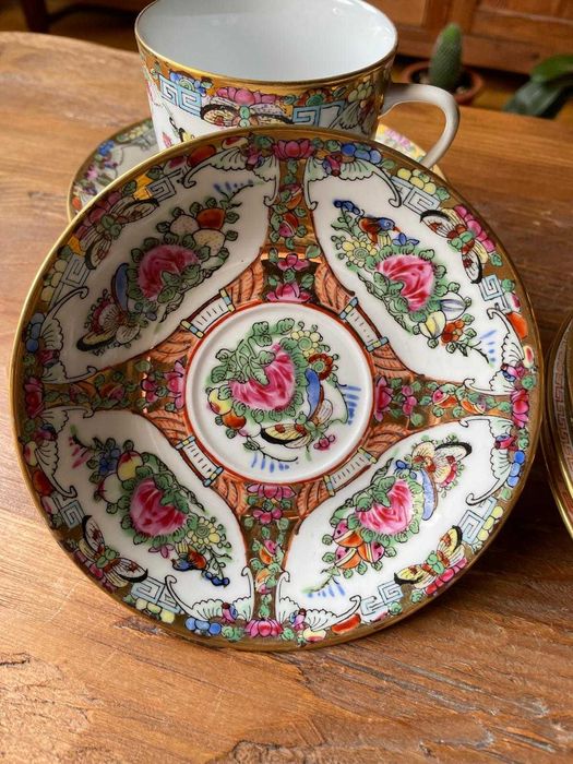 6 filiżanek spodeczki talerzyki deserowe porcelana  Chiny