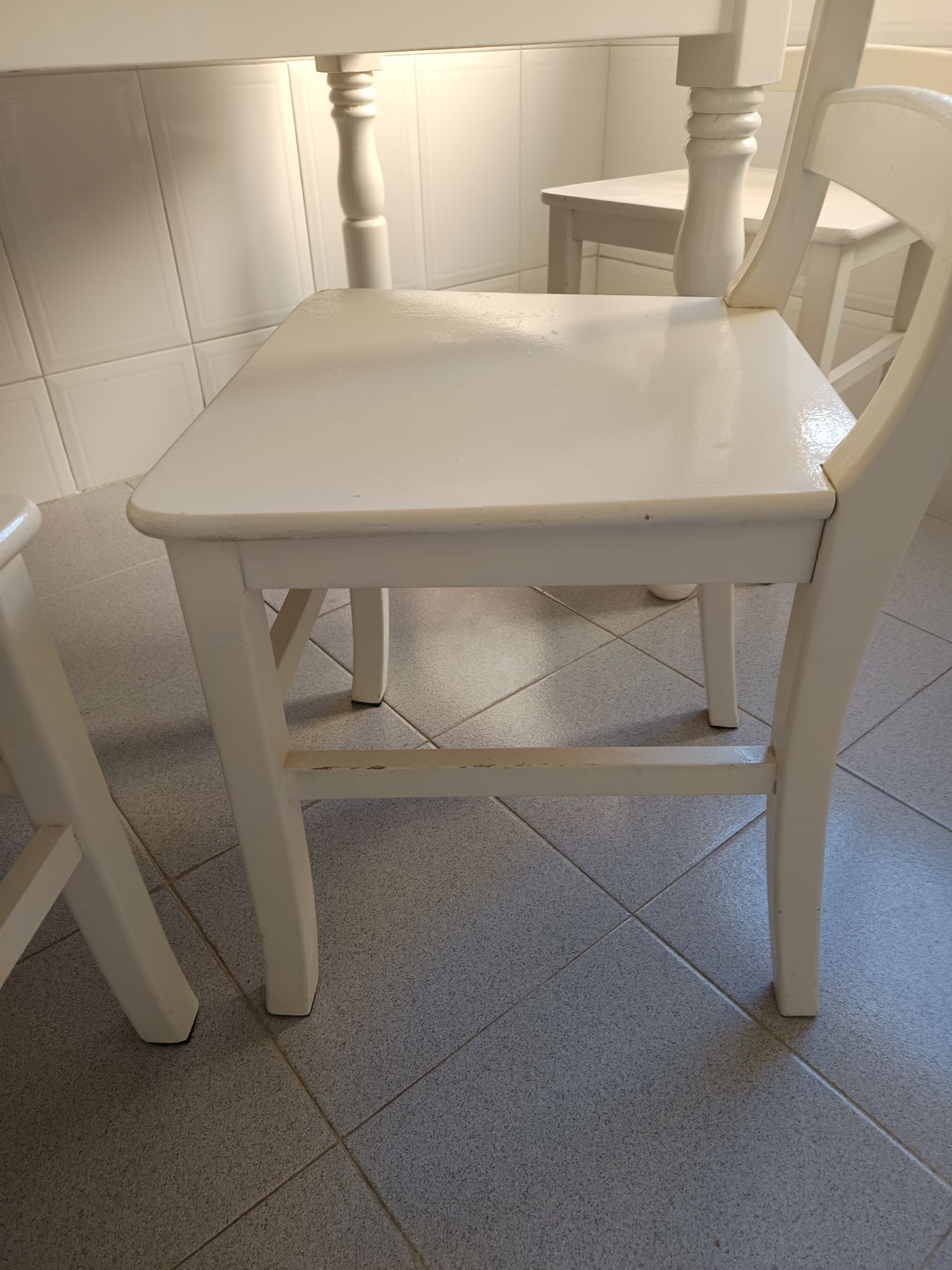 Mesa cozinha em granito (pedras salgadas) com 4 cadeiras