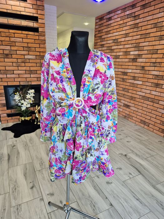 Krótka sukienka w kwiatki w stylu boho M/L