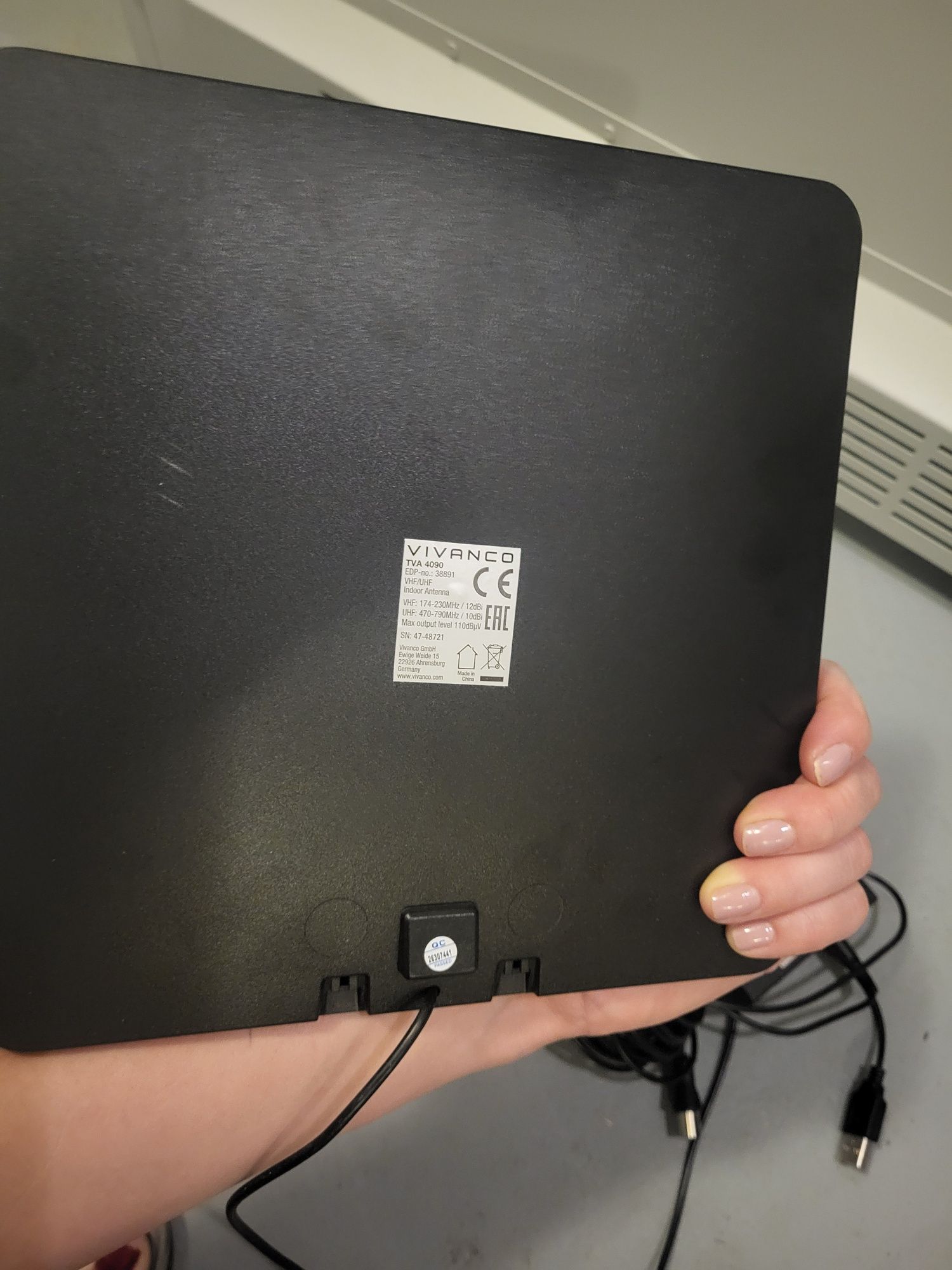 Antena wewnętrzna analogowo-cyfrowa DVB-T Vivanco TVA 402