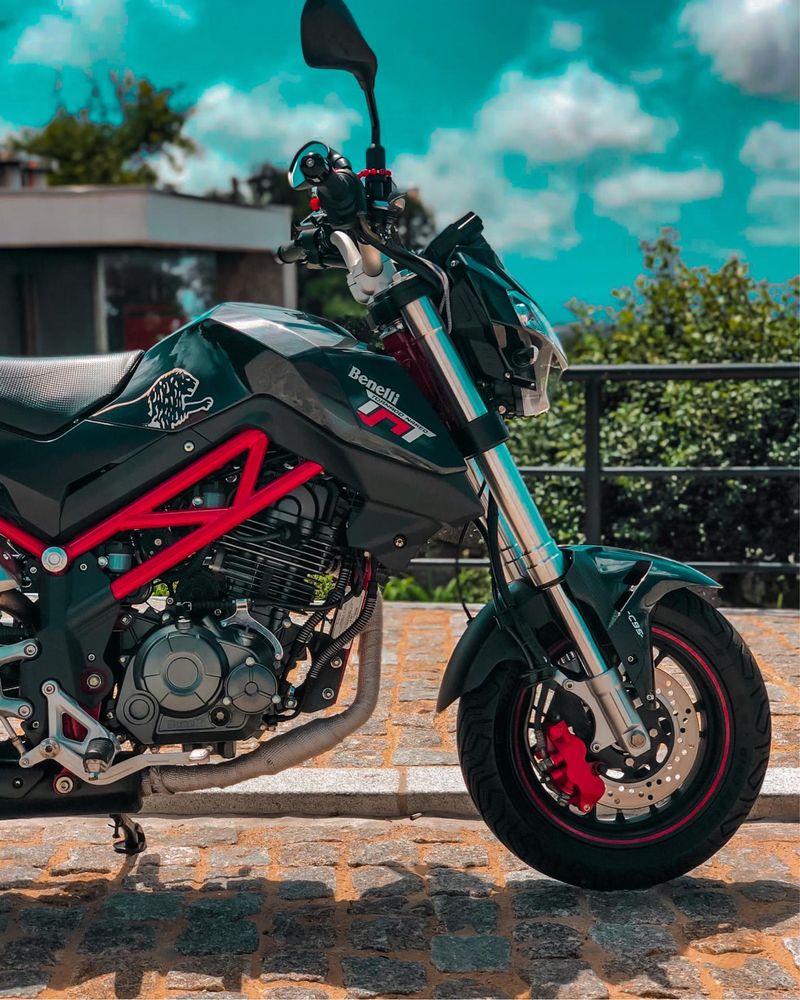 Benelli TNT 125 preta