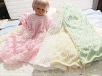 Vestido de bebê até aos 3 meses de lã feitos á mão