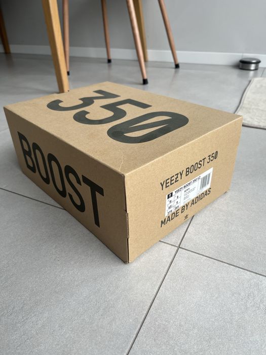 Oryginalne pudełko od yeezy 350v2 Blue Tint 43 1/3 + metki