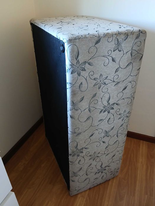 Mesa  / puff estofado para sala