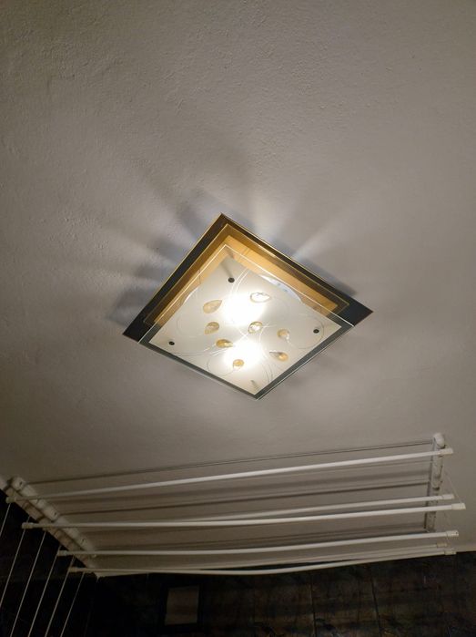 Piękny plafon łazienkowy