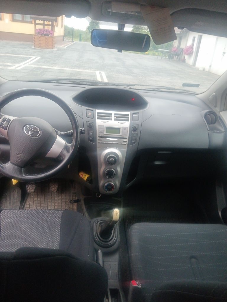 Toyota Yaris sprzedam