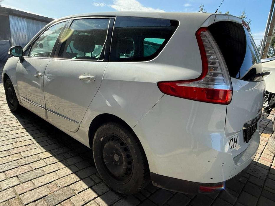 Бампер Renault Grand Scenic 3 задній TEQNC В наявності