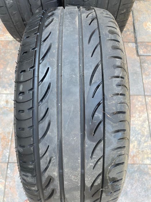 Pneu Pirelli P Zero Nero GT 195/45 R16
