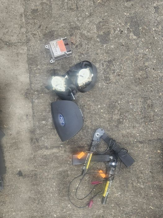 Deska rozdzielcza konsola kokpit pasy poduszki ford Focus mk2 2005r