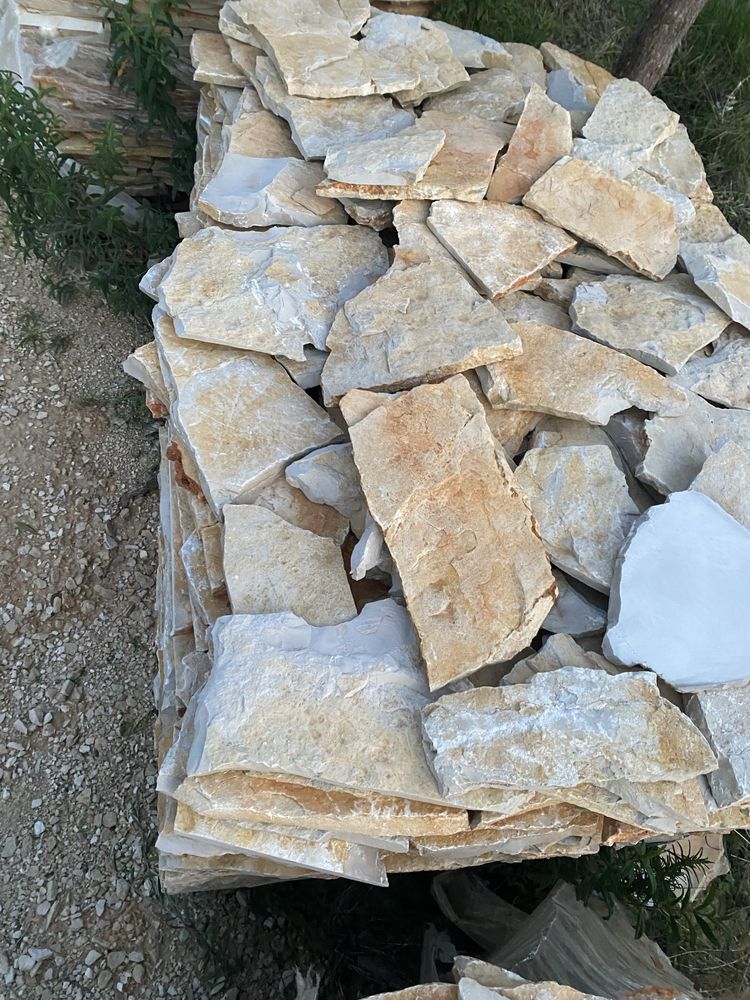 Pedra rustica amarela