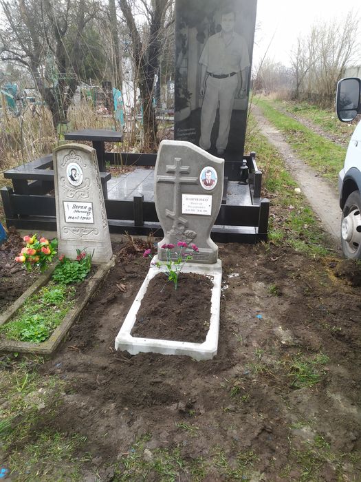 Памятники из бетона от 2200 Днепр