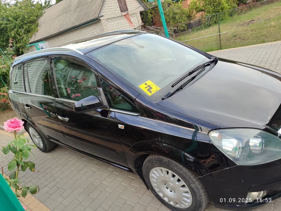 Opel Zafira B 2007 1.8 бензин