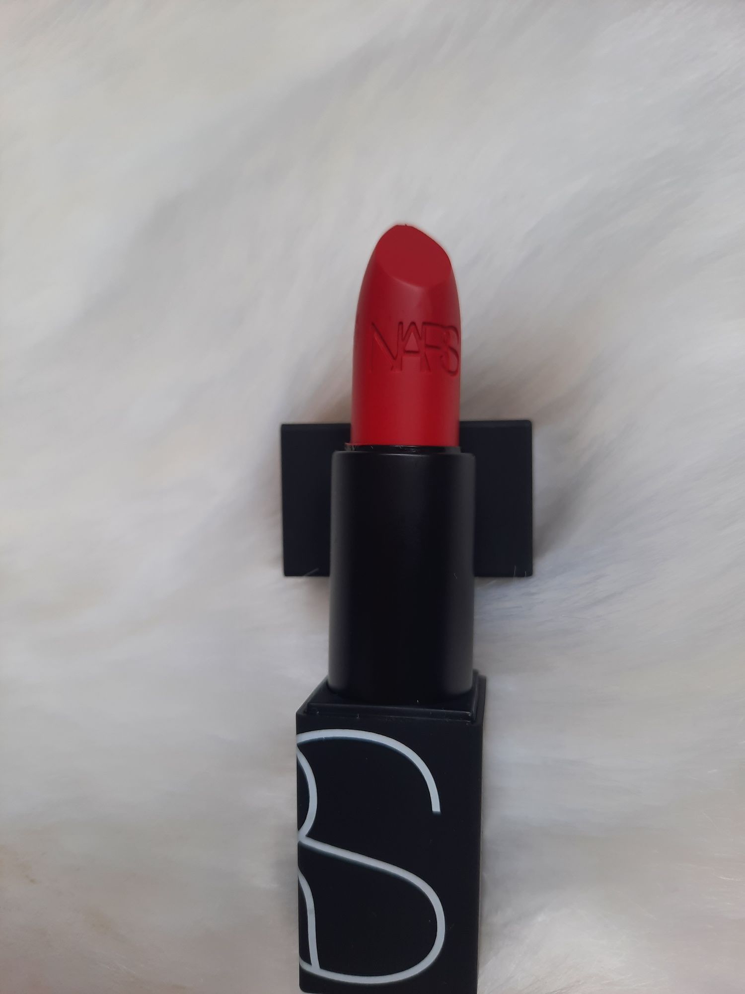 Pomadka NARS Matte Inappropriate Red