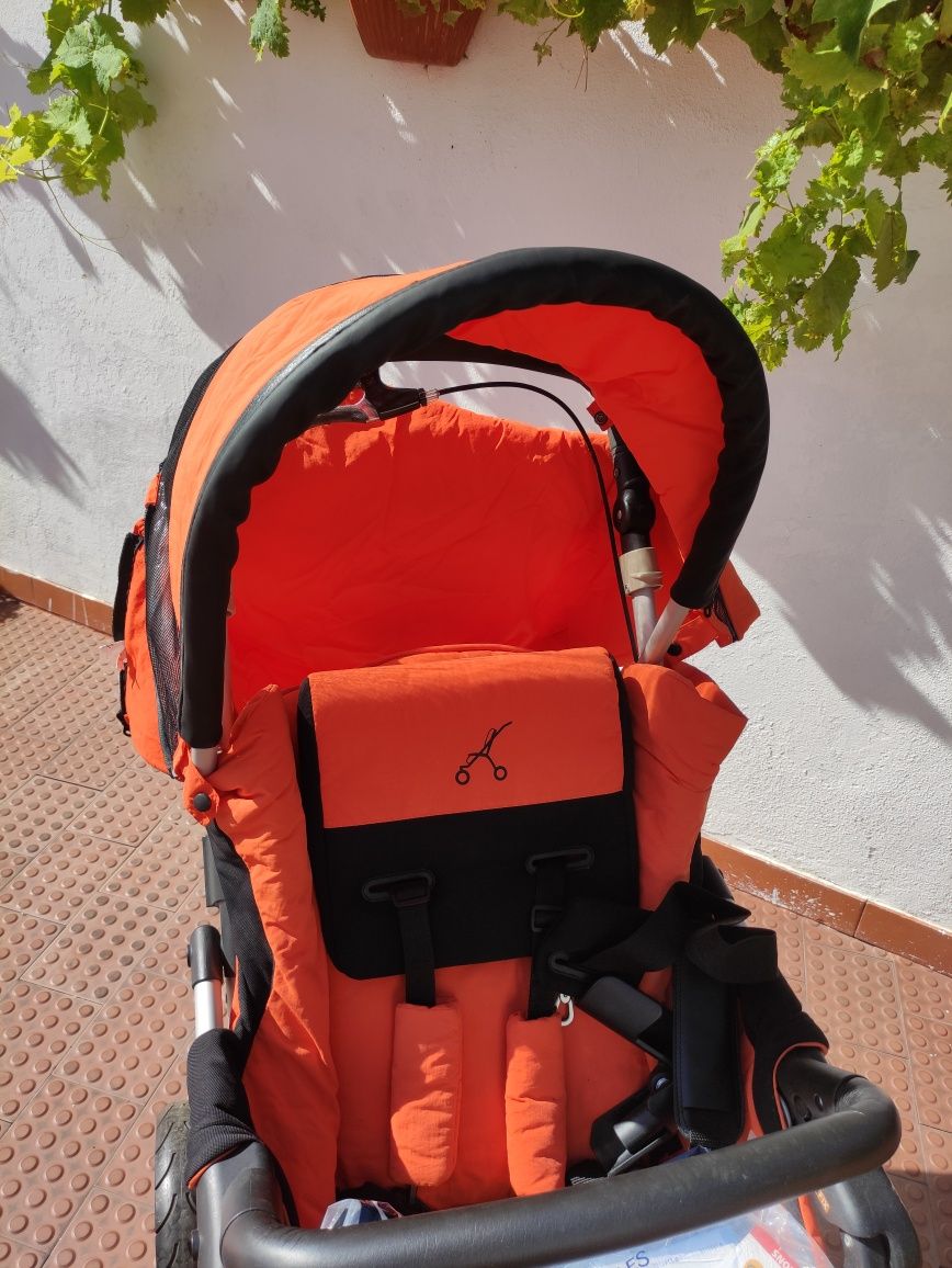 Trio da marca Jané Slalom Pro - carrinho de passeio, alcofa, e cadeira