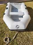 Barco auxiliar Mercury marine (3 pessoas ou 225kg)