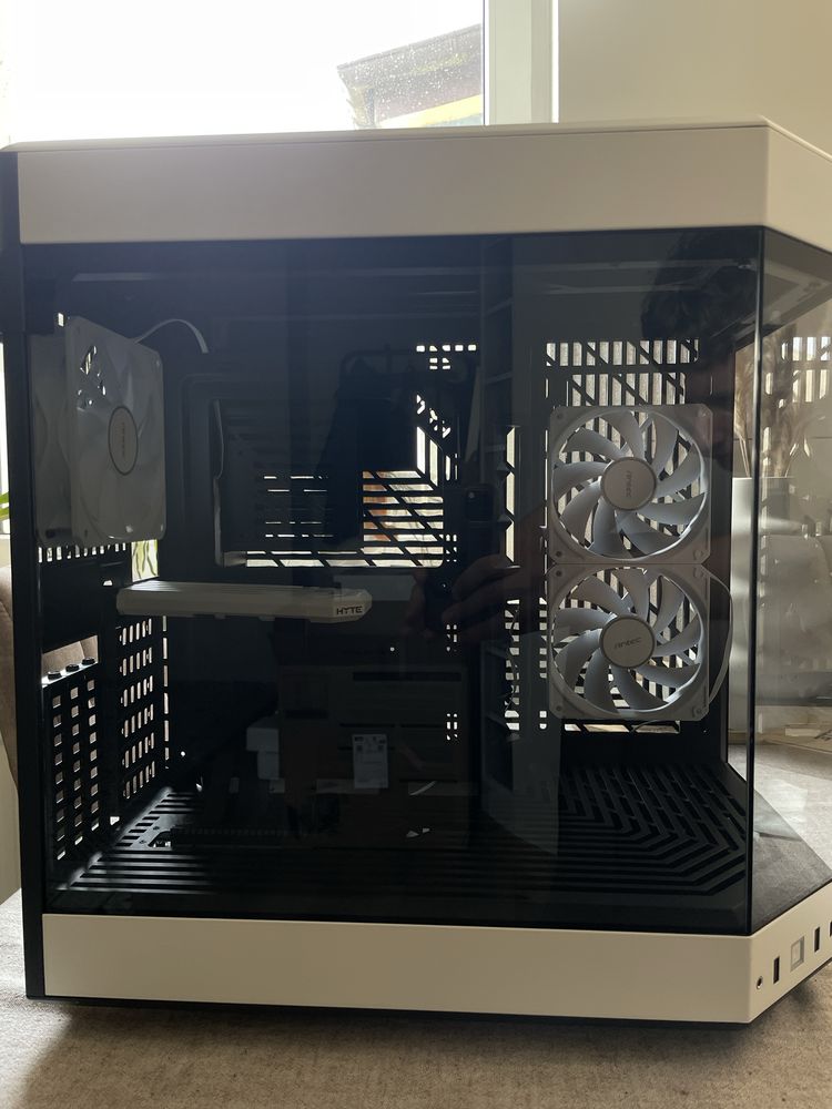 HYTE Y60 Czarnobiała + 3x Antec P12 | Gwarancja do 11/2026 |