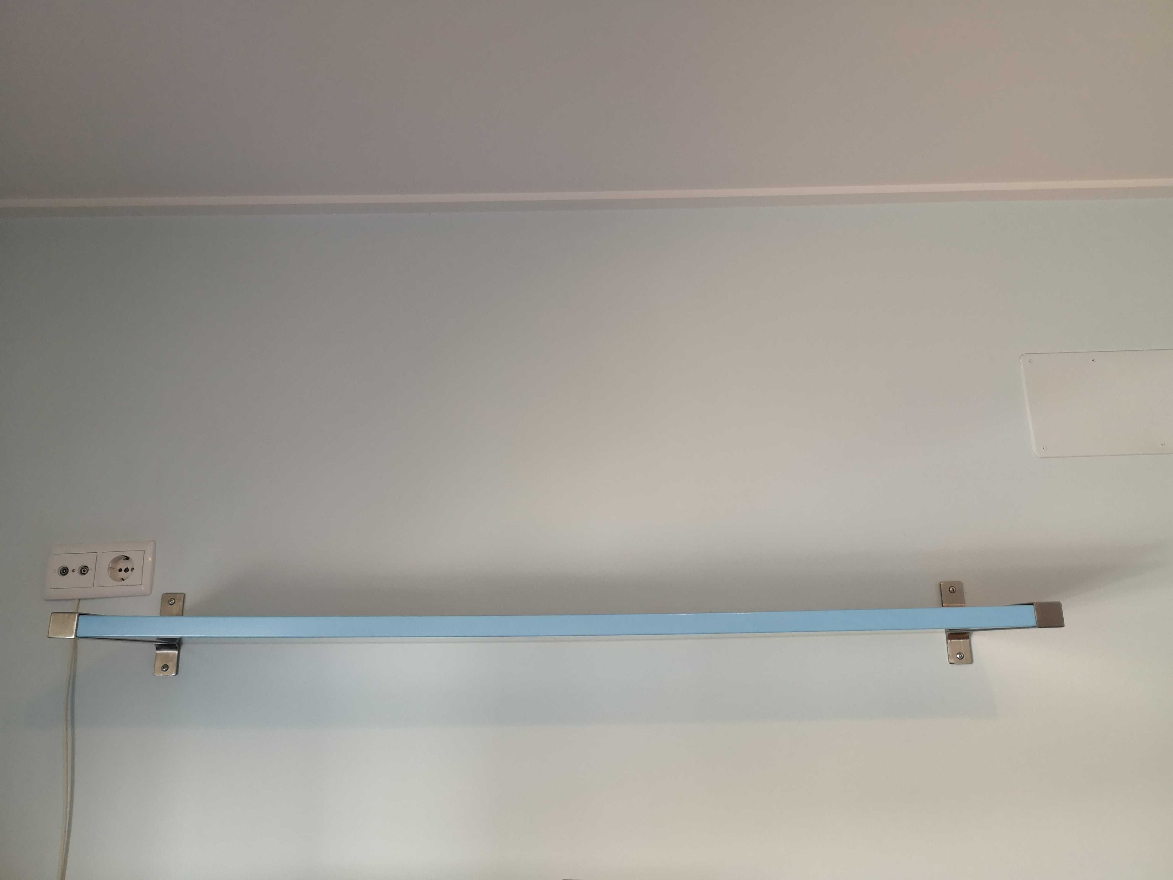 2 Prateleiras lacadas,Ikea,como novas,com suportes laterais